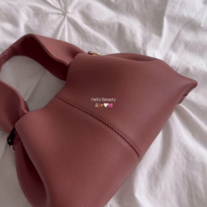 "Chic Elegance: The Everyday Shoulder Companion"